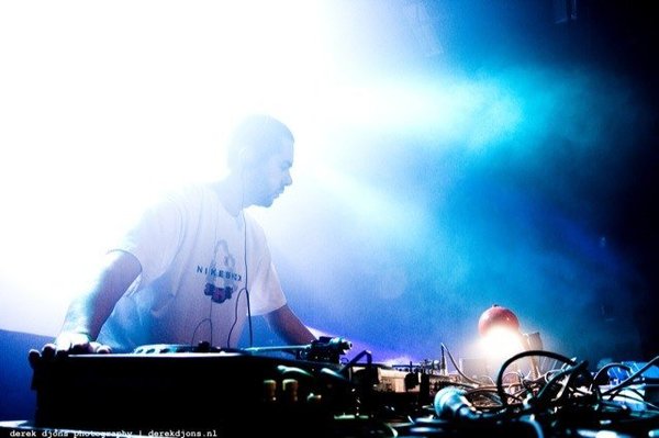 DJ Vapour